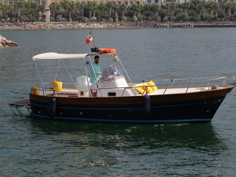Location Bateau à moteur à Salerne - Fratelli Aprea Sorrento 7,50 open cruise