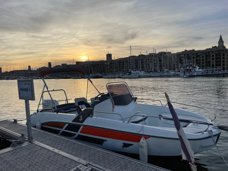Location Bateau à moteur Quicksilver avec permis