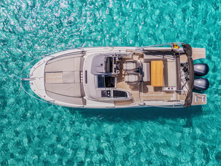 Location Bateau à moteur à Ibiza (Ville) - Jeanneau Cap Camarat 9.0 WA