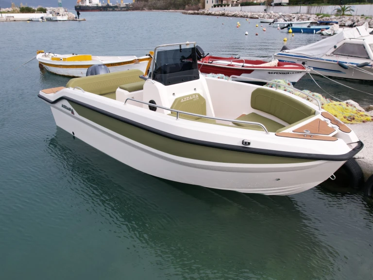 Bateau à moteur à louer à Marina Aliki au meilleur prix