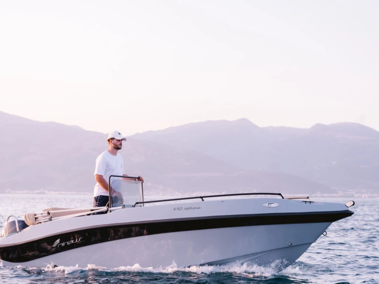 Location Bateau à moteur à Marina Aliki - Nireus Optima 490