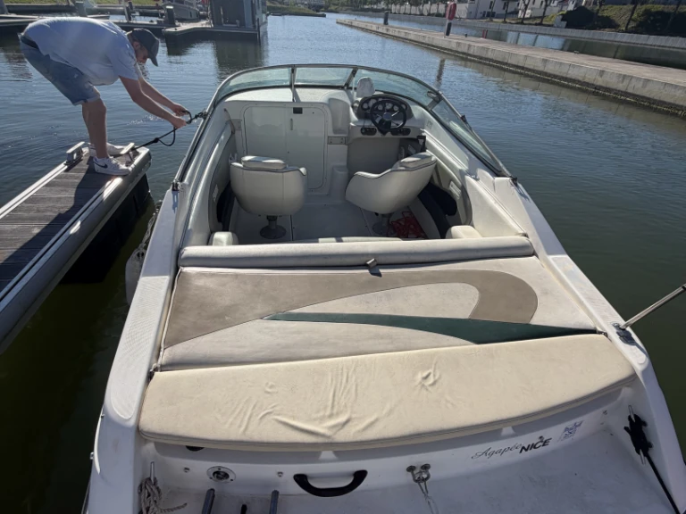 Louer Bateau à moteur avec ou sans skipper Seaswirl à Metz