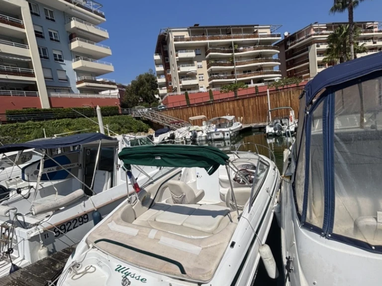 Bateau à moteur à louer à Mandelieu-la-Napoule au meilleur prix