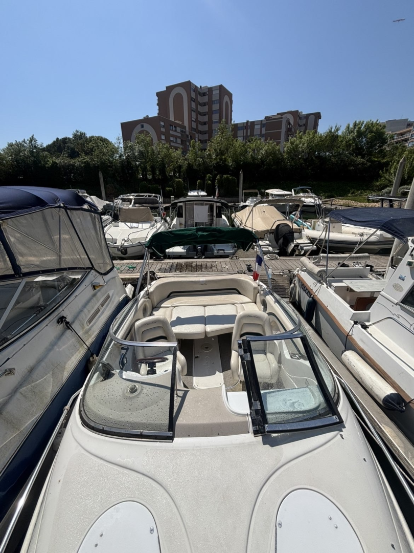 Location bateau Mandelieu-la-Napoule pas cher Chris Craft 210 CC