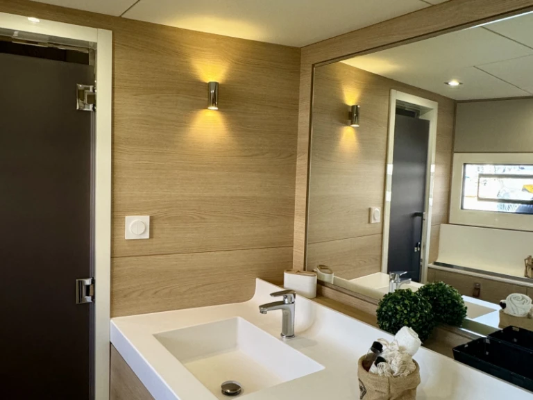 Location Catamaran Aventura yachts avec permis