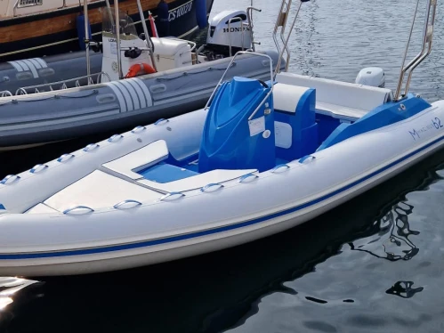Louer Semi-rigide avec ou sans skipper Magnus à Porto Rotondo