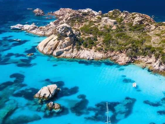 Magnus 6.20 a louer à Porto Rotondo