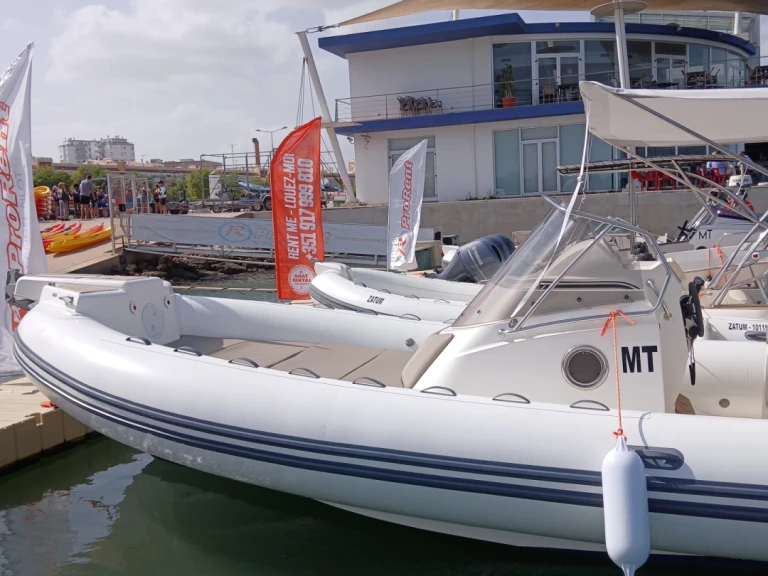 Location Semi-rigide à Portimão - Capelli Tempest 850