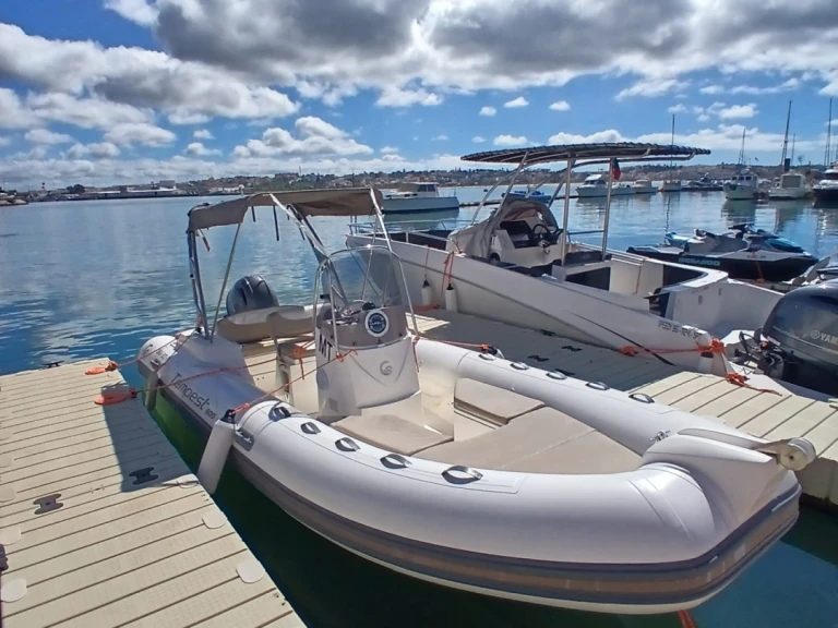Location bateau Portimão pas cher Tempest 600