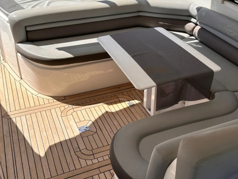 Louer Yacht avec ou sans skipper Sunseeker à Portimão