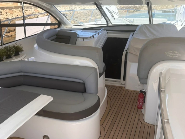 Location Yacht Sunseeker avec permis