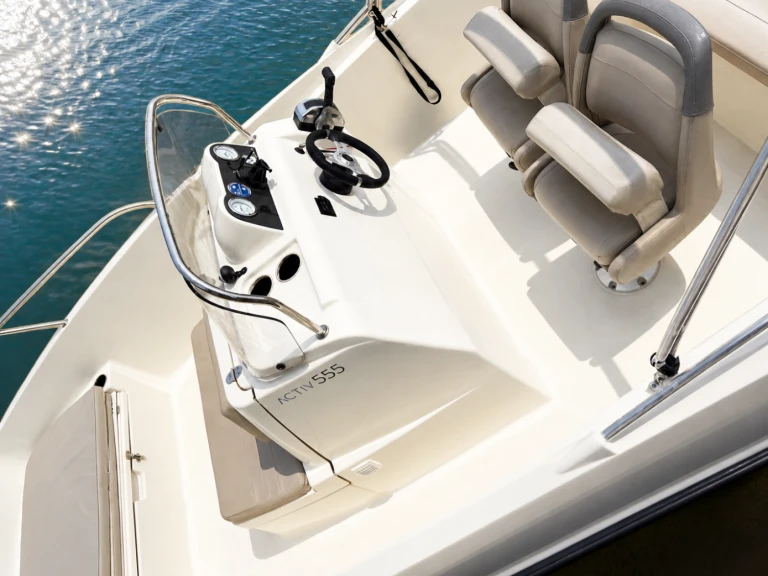 Location bateau Quicksilver Activ 555 Open à Port-Camargue sur Samboat