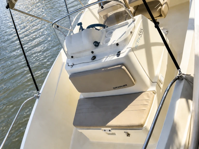 Location Bateau à moteur à Palavas-les-Flots - Quicksilver Activ 555 Open