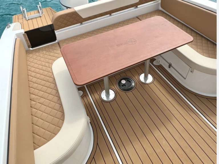 Location Bateau à moteur Saver avec permis