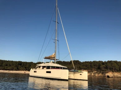 Yacht hire Lávrio cheap Lagoon 52 F