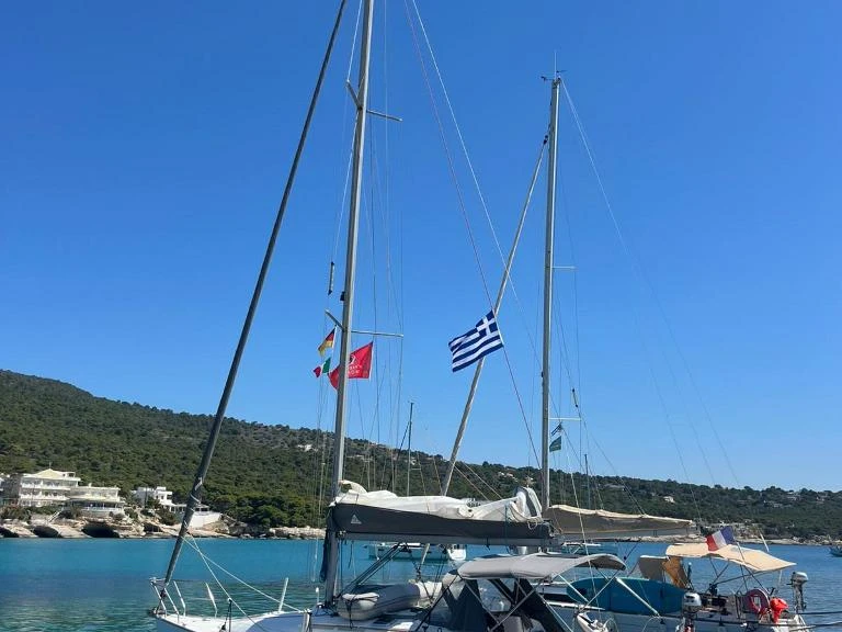 Louer Voilier avec ou sans skipper Jeanneau à Néa Péramos