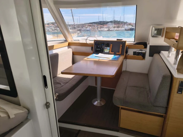 Location bateau Murter-Kornati pas cher Nautitech 40