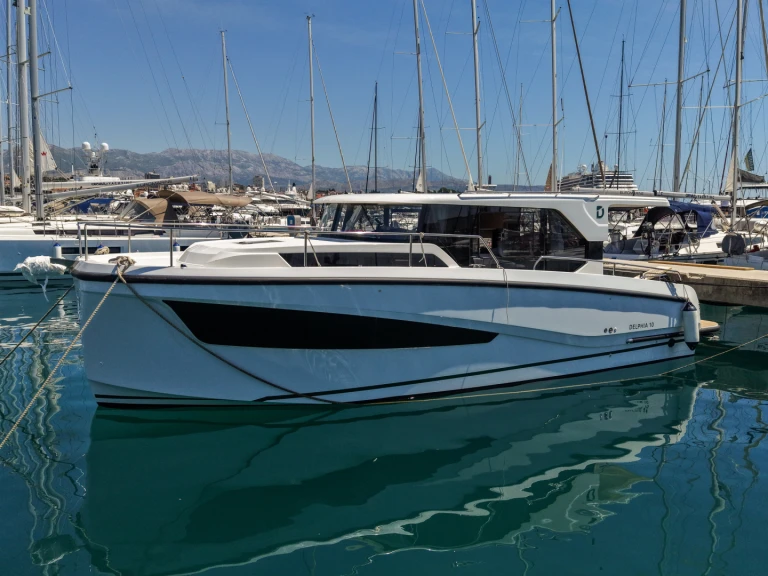 Location à Split - Delphia Delphia 10 Sedan sur SamBoat