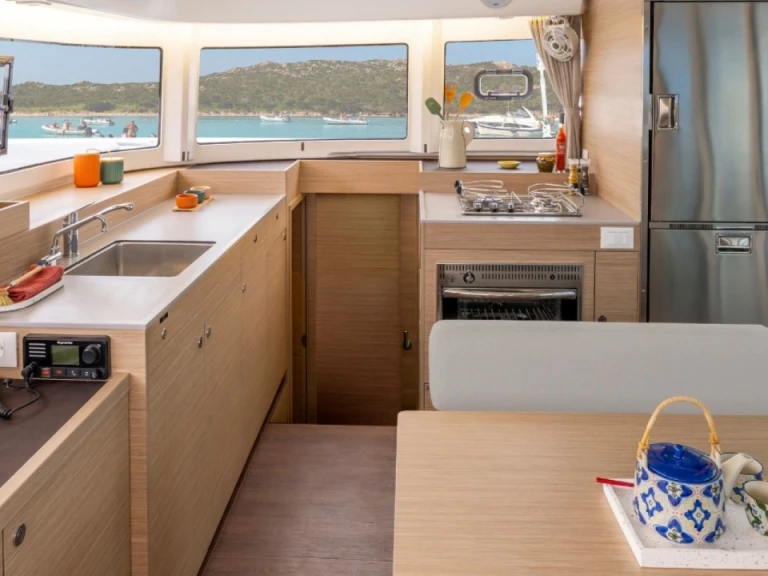 Location bateau Olbia pas cher Lagoon 38