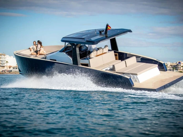 Bateau à moteur à louer à Chaniá au meilleur prix