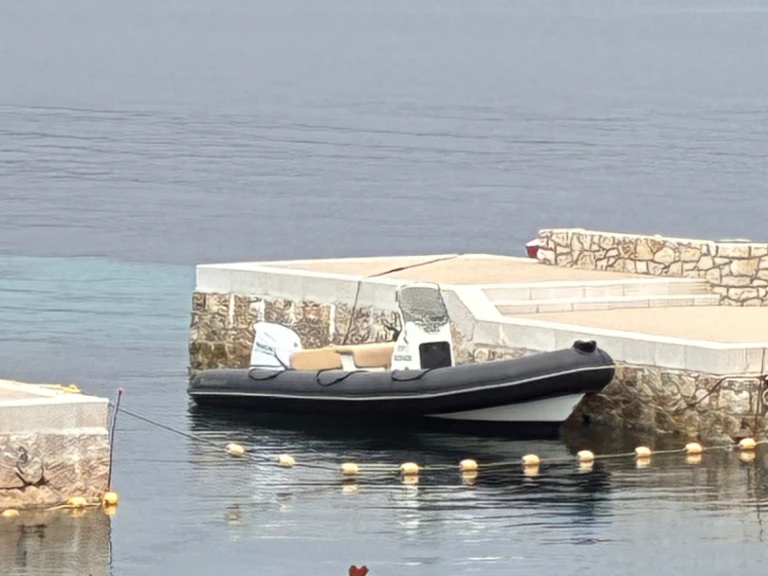 Louez un Bombard Sunrider 650 à La Napoule