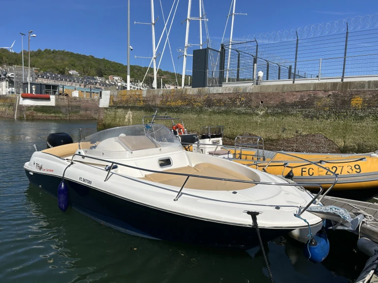 Louer Bateau à moteur avec ou sans skipper Jeanneau à Fécamp