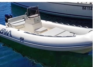 Louer Semi-rigide avec ou sans skipper Bwa à San Teodoro