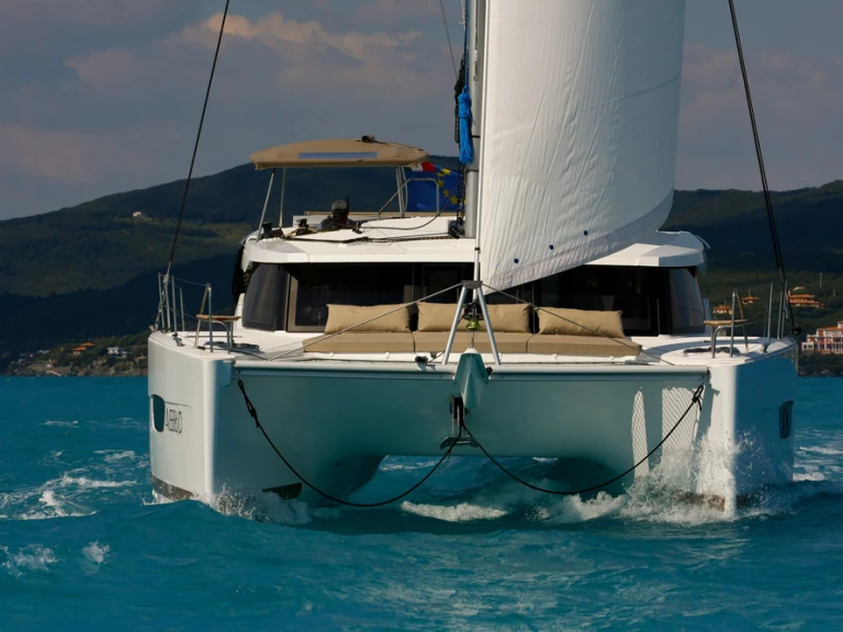 Location Catamaran Fountaine Pajot avec permis