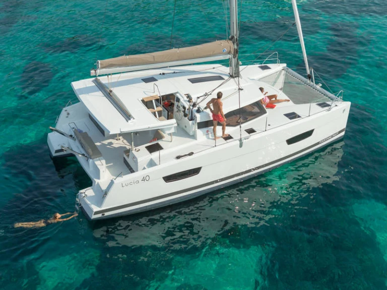 Louez un Fountaine Pajot L40 à Cannes