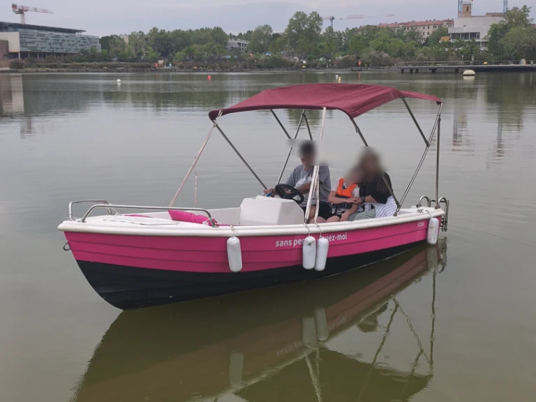 Location bateau Istres pas cher Livia 450