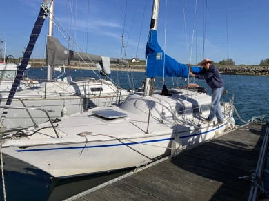Charter a Jeanneau Poker in Bono on Samboat