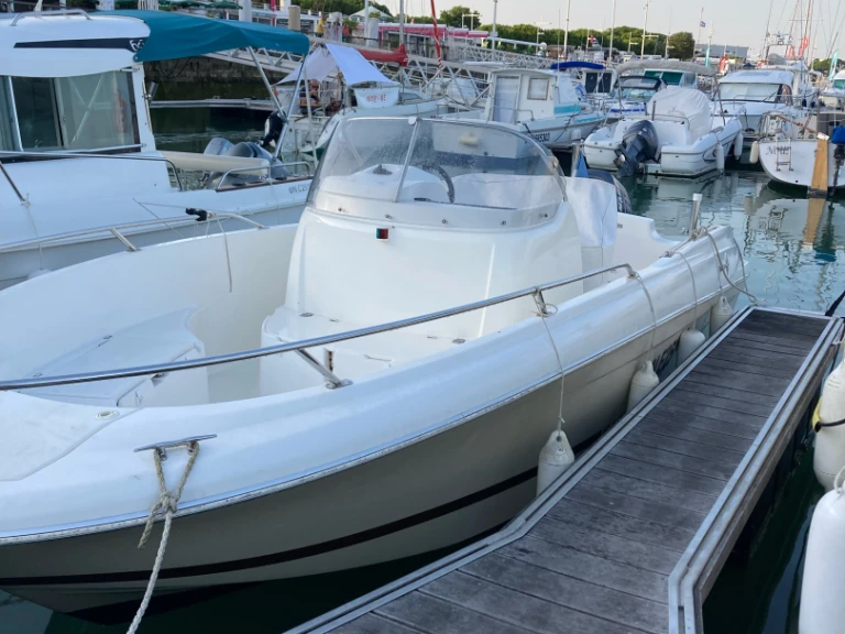 Location bateau Jeanneau Cap Camarat 635 Open à Royan sur Samboat