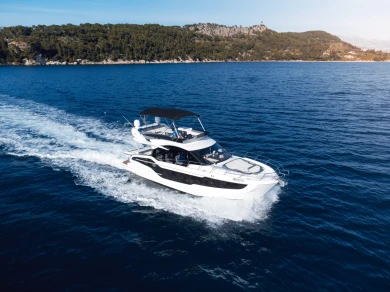 Bareboat Rental Motorboat Galeon with a boat licence