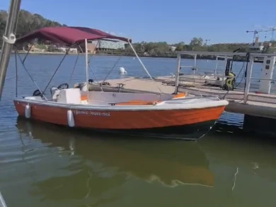 Location à Istres - Naval plastica Livia 450 sur SamBoat