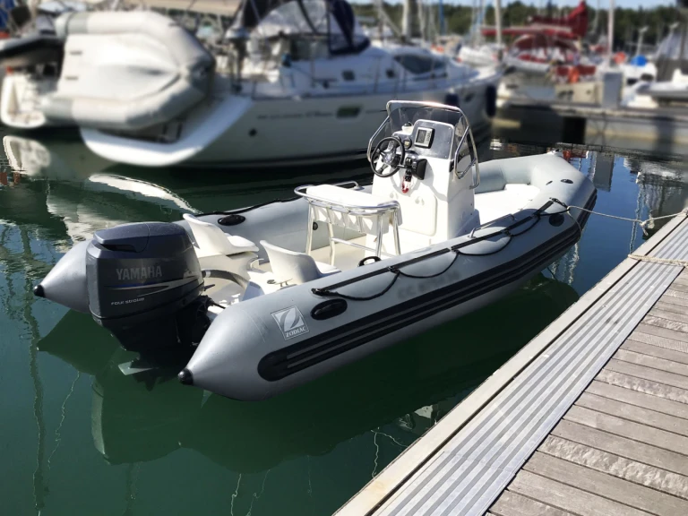 Location bateau Bénodet pas cher Pro Open 550 Black Limited