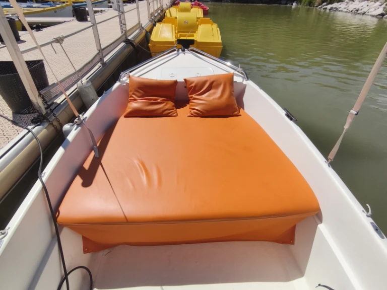 Location à Istres - Naval plastica Livia 450 sur SamBoat