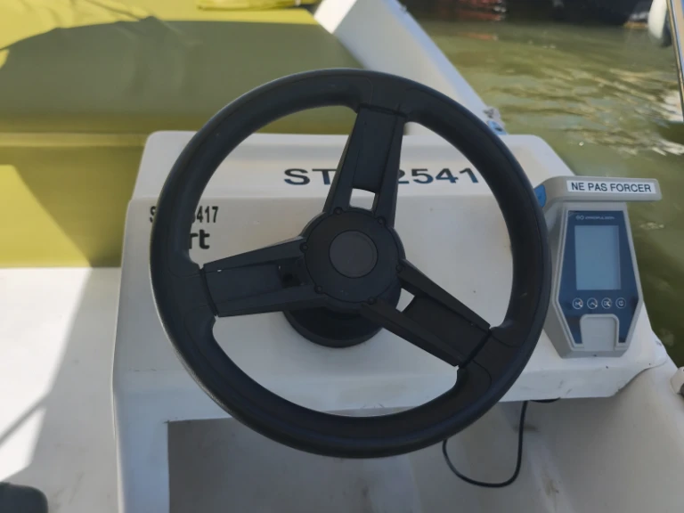 Louer Bateau à moteur avec ou sans skipper Sans Permis à Istres