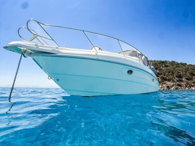 Hire Motorboat Régal with a boat licence