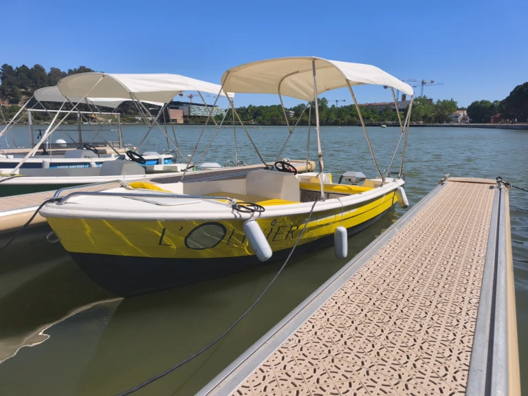 Bateau à moteur à louer à Istres au meilleur prix