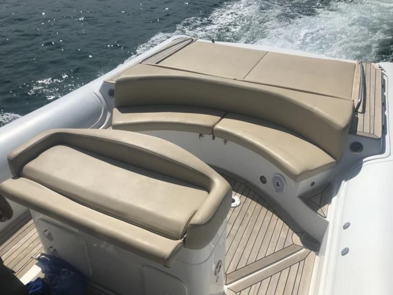 Location Semi-rigide à Porto-Vecchio - Magazzu Magazzu