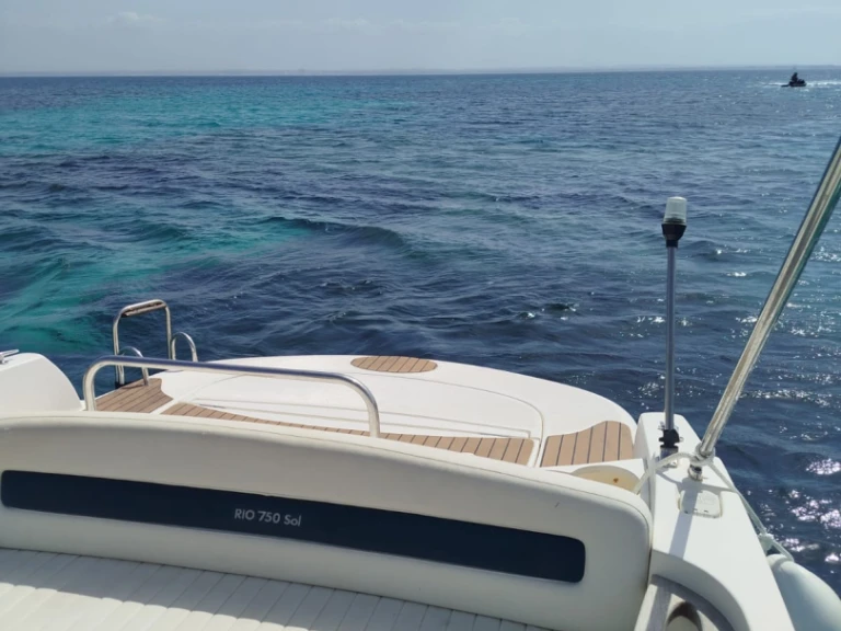 Location Bateau à moteur Rio avec permis