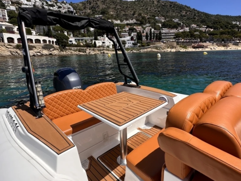 Louer Semi-rigide avec ou sans skipper Tiger à Empuriabrava