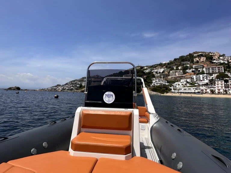 Louer Semi-rigide avec ou sans skipper Tiger à Empuriabrava