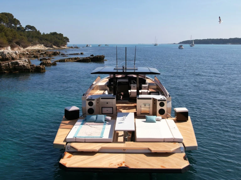Bateau à moteur à louer à Cannes au meilleur prix