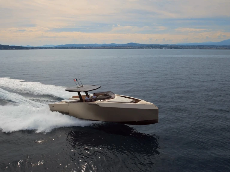 Location Bateau à moteur à Cannes - Alium 42 T Top