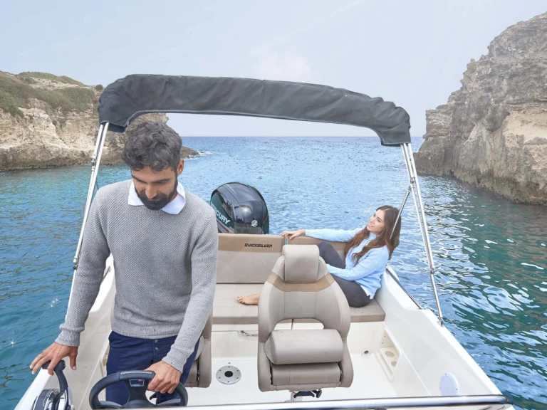Quicksilver Activ 605 Sundeck a louer à Llançà
