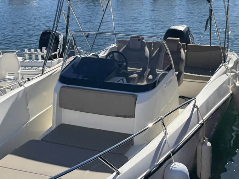 Location à Six-Fours-les-Plages - Quicksilver Quicksilver 675 Open Activ sur SamBoat