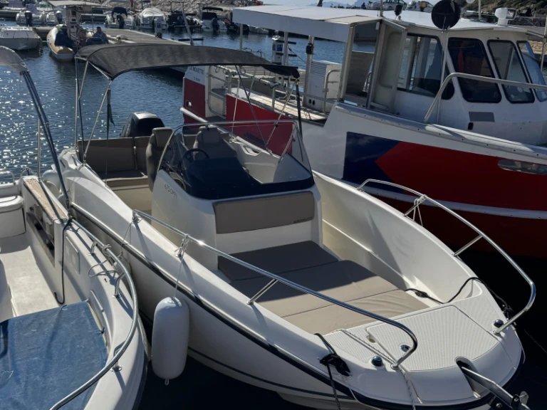 Location bateau Six-Fours-les-Plages pas cher Quicksilver 675 Open Activ