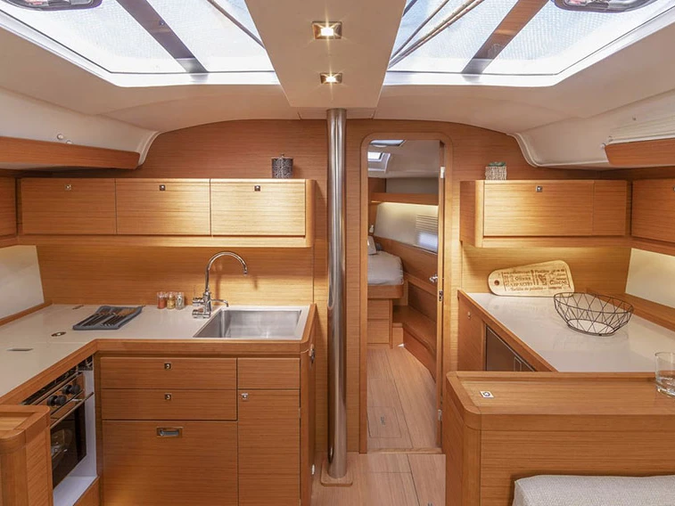 Location à Lávrio - Dufour Dufour 430 Grand Large sur SamBoat