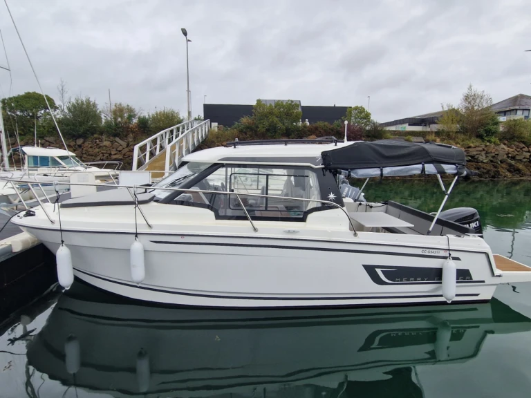 Jeanneau Merry Fisher 795 Serie 2 a louer à La Forêt-Fouesnant